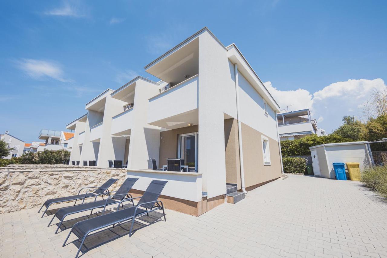 Apartments Lemon Novalja Exterior foto